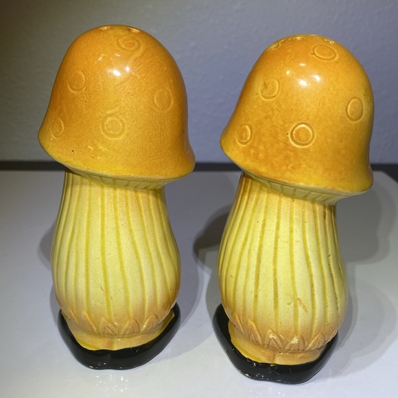 Vintage Anthropomorphic Angry Mushroom Salt & Pepper Shakers (Made in Japan) | - Picture 4 of 10